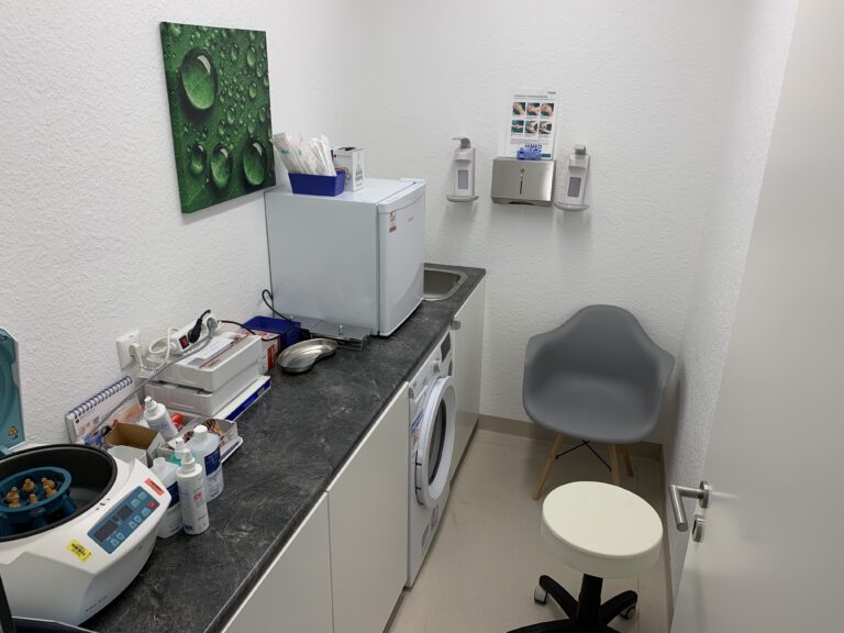 Hautarztpraxis Dr. Med. Zoltan Szabo Rezensionen Hautarzt Dr. med. Zoltan Szabo | Praxisräume